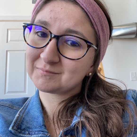 Meet your Posher, Taylor - Picture 3 of 6